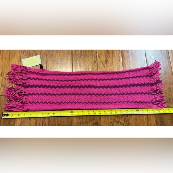 KIMBERLY C Girls / Kids Pink Zig-Zag Pattern Scarf 29.5 In NWT CUTE! Knit Fringe - Picture 1 of 10